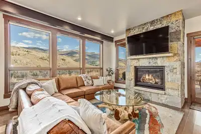 Charming mountain retreat in Silverthorne - Newly built!