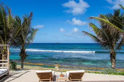 Image de Beautiful Villa Located on a White Sand Beach