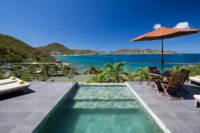 Oceanview Villa with Infinity Pool