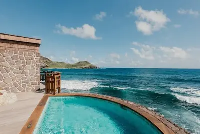 Unique Villa Offering Vast Spaces