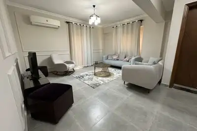 Image de Bright & Spacious 3rd Floor Apt in the Heart of New Cairo