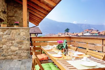 Image de Green Chalet - wonderfull terrace few steps from lake and best trekking
