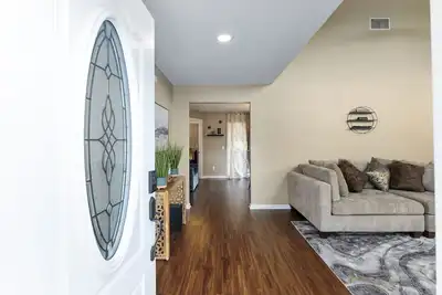 Image de Ready to Party Like a Pineapple? Have a Slice of Paradise in our poolside oasis!