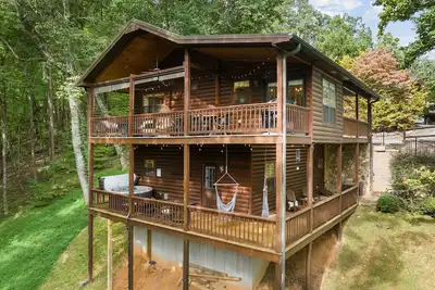 Image de Honeycomb Ridge~Luxury 4br 3b~Hot tub~Fire Table~Game Room~Double Decks~Gym