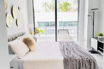 Image de 1 bedroom in Midtown, next to Design District.