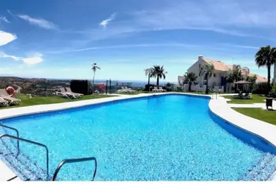 Image de Luxury Corner Apartment with Sun Drenched 90m2 Terrace & Panoramic Views