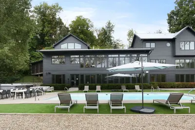 Image de Modern Country Home with Pool, Hot Tubs & Fire Pit - close to wineries & beach