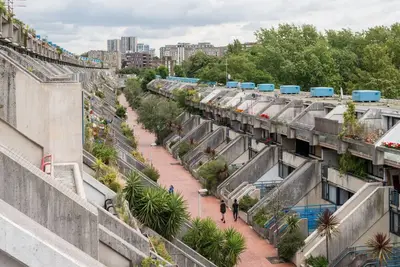 Image de Historic brutalist penthouse with terrace in North London, arch. Neave Brown.