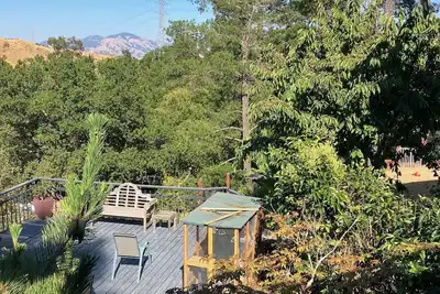 Image de Bright, Airy, Home with Views, Deck