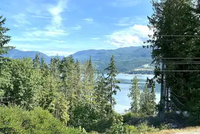 tonic time Bc Sunshine Coast - mountain & inlet view