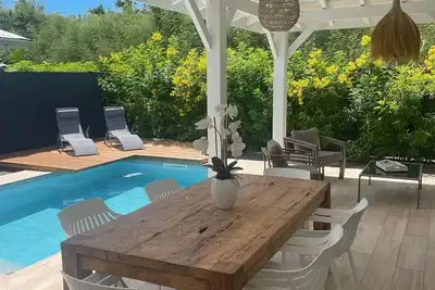 Image de Villa Tropic ' Al. Piscine privée. Cuve à eau