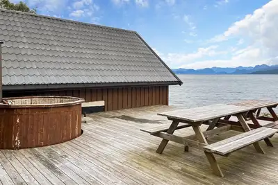 Image de Belle maison de 4 chambres à Midsund