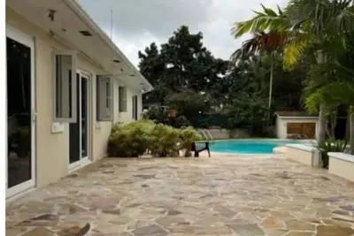 Image de Spacious Remodeled Private Home