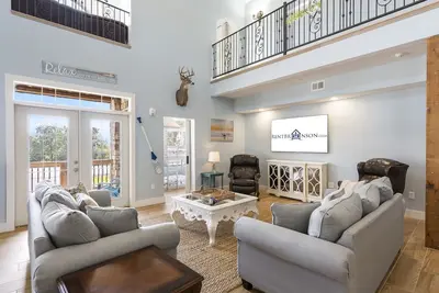 Image de Restful Getaway with Boat Parking, Hot Tub, Free Attraction Tickets & 1 Mile to State Park Marina