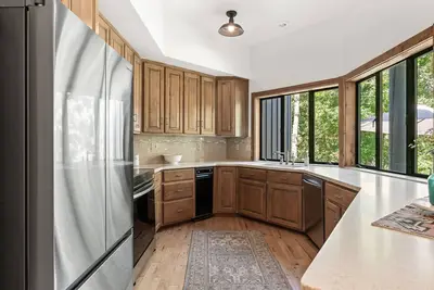 Image de Sundance Sanctuary: Cozy 4br Mountain Retreat w\/ Wood Burning Fireplace