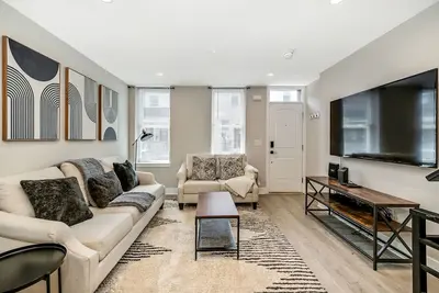 Image de Modern Downtown 5bd/3bth + Roof Deck - Sleeps 10