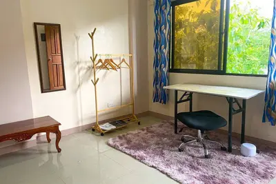 Image de Cozy Studio + Free Parking & Local Coffee!