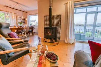 Image de Eigionfa -  an on the beach that sleeps 8 guests  in 3 bedrooms