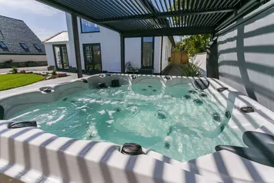 Image de The Old Abbey -  a hot tub that sleeps 16 guests  in 6 bedrooms