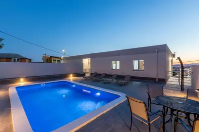 Image de Maison pour la famille avec la piscine Podstrana, Split (K-21718)