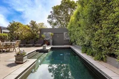 Image de Secluded Luxury on Tower Hill
