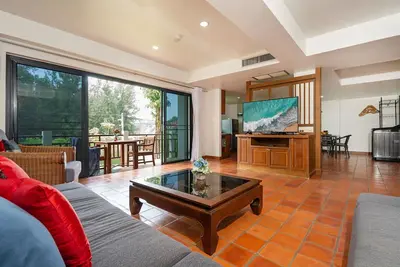 Image de Beachside Apt. Short Walk to Nai Harn Beach - 2br