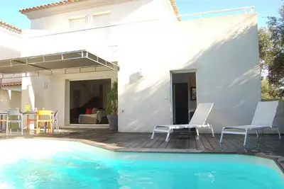 Homerez - Villa avec piscine & jardin à Monticello