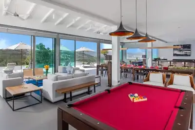 Image de Tropical Castle Villa 18 Bedrooms Sea View Layan Phuket