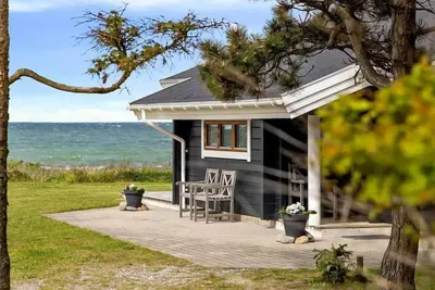 Image de \"Stacie\" - 10m from the sea by Interhome