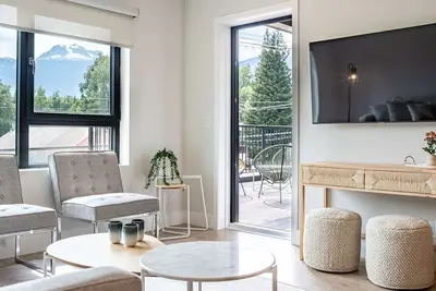 Image de Condo in Revelstoke - Western Star - Private Hot Tub!