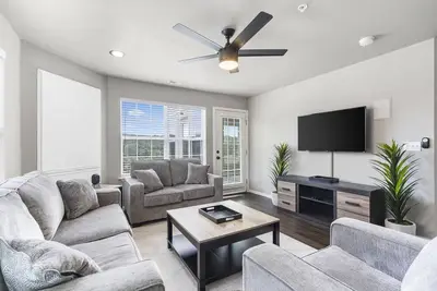 Image de Modern 2-Bed Condo with Golf Course Views in Branson