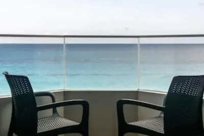 Image de Bello Estudio Frente al mar con Balcón