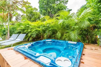 Image de Lovely Villa with Lush Garden