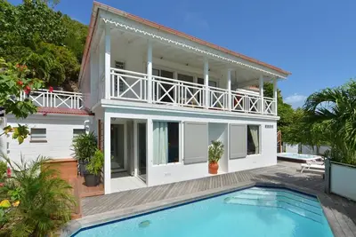 Image de Villa with View Over the Surrounding Islands