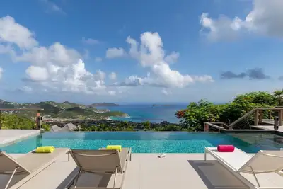 Villa with Light and Soothing Atmosphere