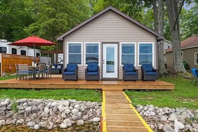 Image de Little Platte Lake Cottage - Lakefront w/ Kayaks! Near Sleeping Bear Dunes