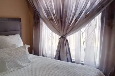 Image de Urban Home in Vosloorus close to Endaweni lounge and Chris Hani Mall
