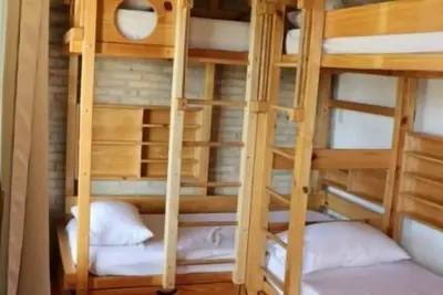 Image de Rancho Sobre el Río Paraguay con Sendero, Jayaks