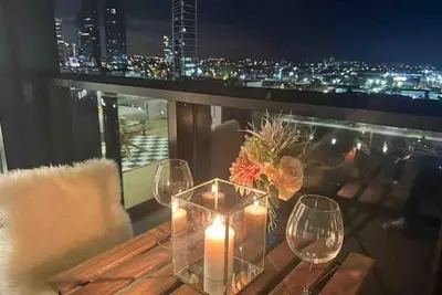 Image de Amaze harbor view apt Docklands, free parking, gym