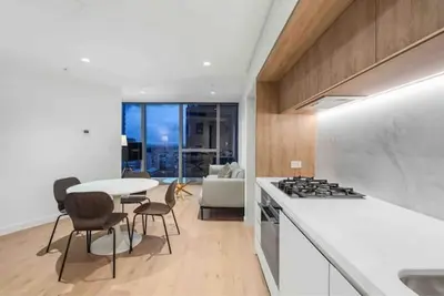 Image de Amaze 2br Luxury Cbd apt at West Side Place