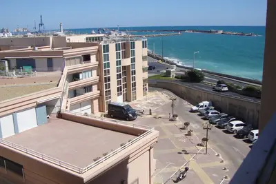 Image de Studio climatisé Face au Port de Plaisance