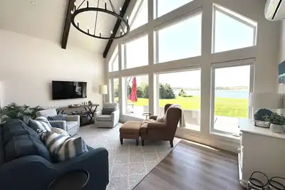 Image de Water View Cottage With Access To River & Minutes To Sandy North Shore Beaches