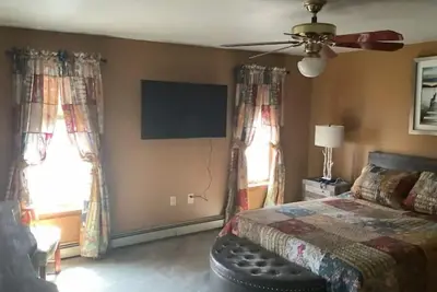 Image de Cooperstown: Whole house sleeps 11; Apts sleep 5-6\n\n