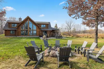 Image de MillMann's Lodge on Dam Lake SaunaPontoonSwim Game Room