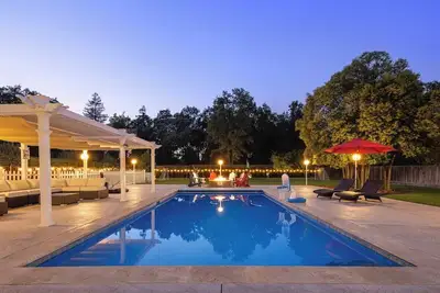 Image de New Sonoma County Station Home
