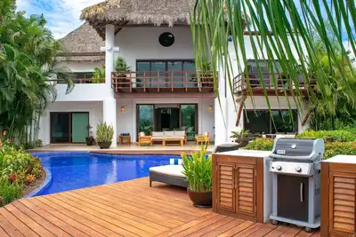 Image de Kovay Gardens Resort Villa Steps away from the Ocean & Beach & Private Pool!