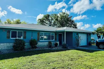 Image de Welcome to the Seahorse Ranch. 3 Bedroom, 2 bathroom, private heated pool.