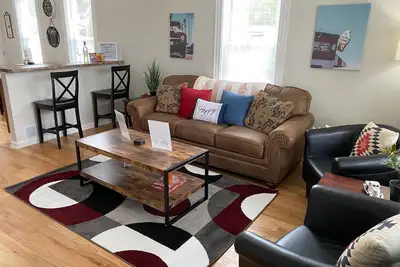 Image de Beach Bum! Pro Cleaned, Self Check in Sleeps 8