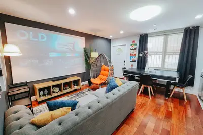 Image de Sun / 3 King Beds / 2 Free Driveway Parking