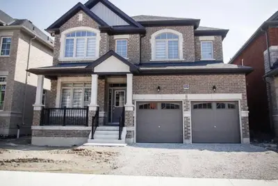 Image de Beautiful 4 bedroom home, close to the beach in a family neighborhood.